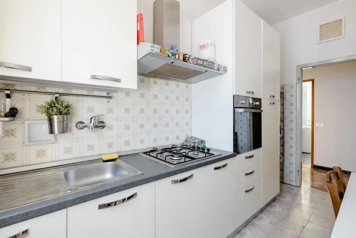 Appartamento Spaziosa Matrimoniale nel centro di Modena Esterno foto