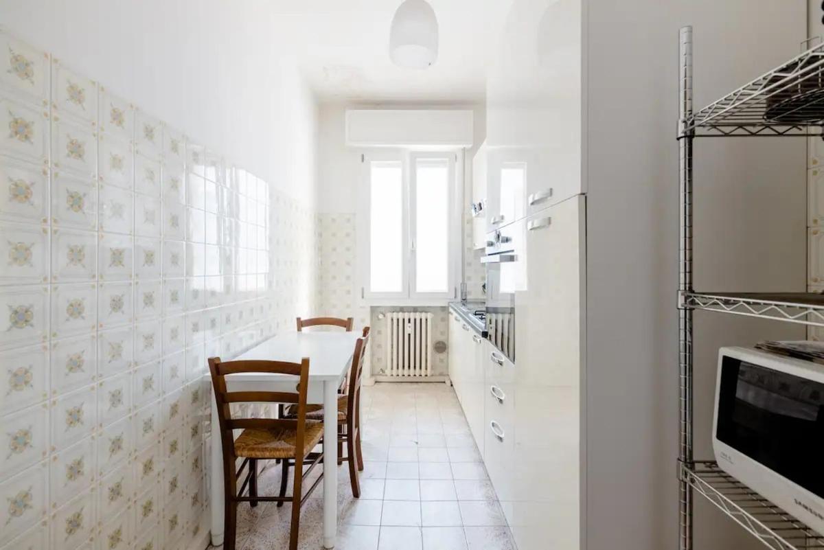 Appartamento Spaziosa Matrimoniale nel centro di Modena Esterno foto